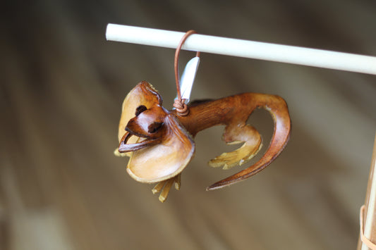 Frilly Lizard Leather Ornament